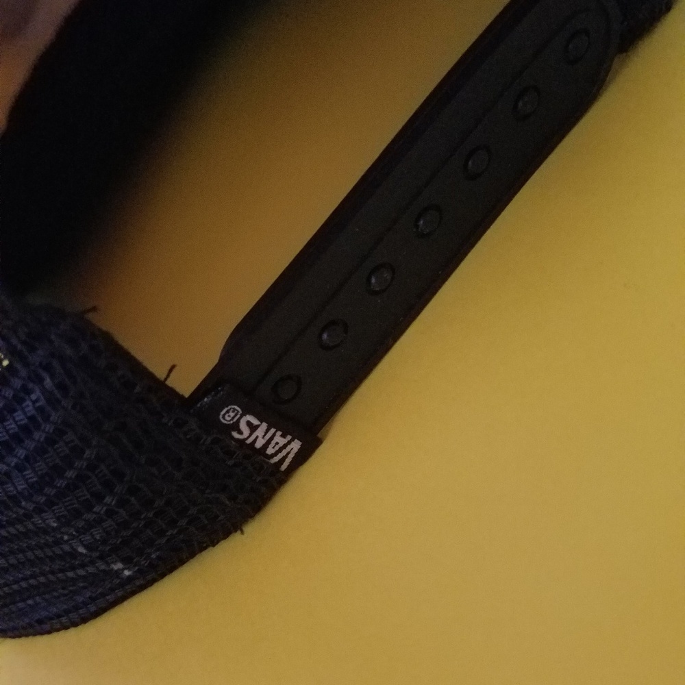 Vans Off The Wall Trucker Hat - Picture 5 of 5